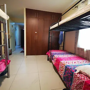 Hostal Bed Space For Females Near Metro Station